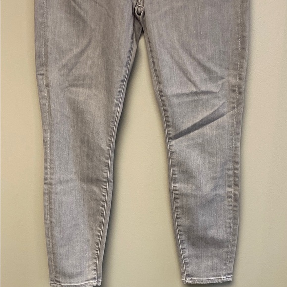 7 For All Mankind “The Ankle” Gray Cropped Jeans (29x27) - Picture 5 of 8